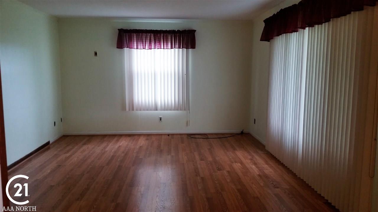987 Lathrop Road Allenton, MI 48002 - Photo 3 of 9
