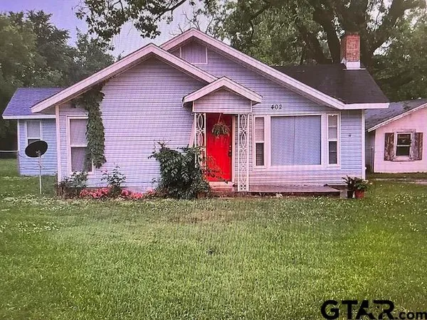 $139,900 | 402 Clarksville Street, Bogata, TX 75417