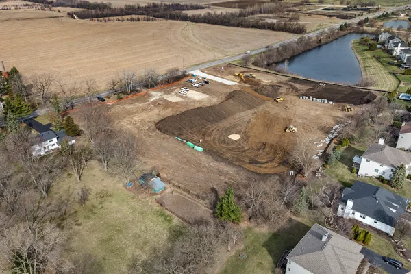 $522,500 | 4 B Prairie Grove Drive, Geneva, IL 60134