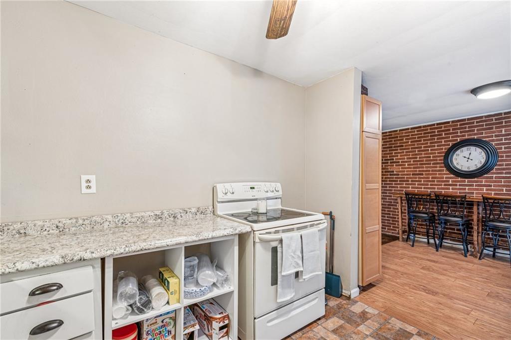 911 Colonial Manor Road Irwin, PA 15642 - Photo 12 of 33 Gallery Image 12