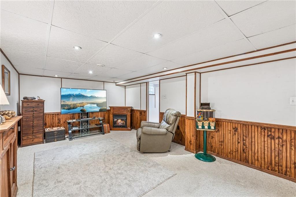 911 Colonial Manor Road Irwin, PA 15642 - Photo 20 of 33 Gallery Image 20