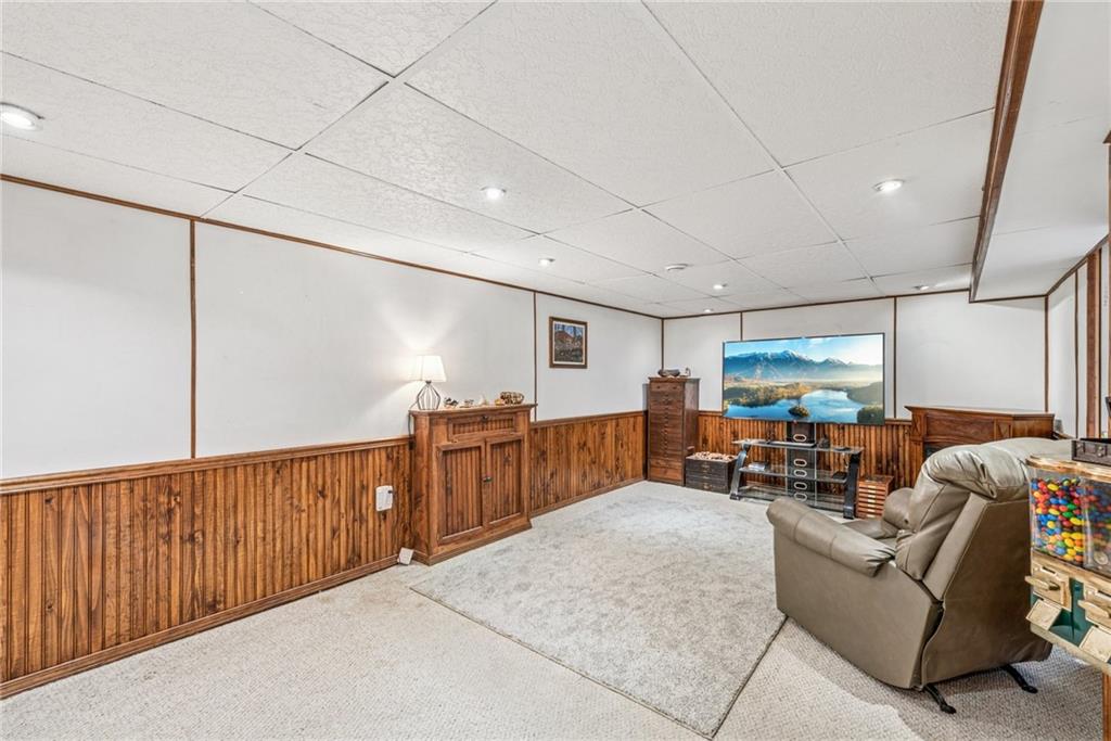 911 Colonial Manor Road Irwin, PA 15642 - Photo 21 of 33 Gallery Image 21