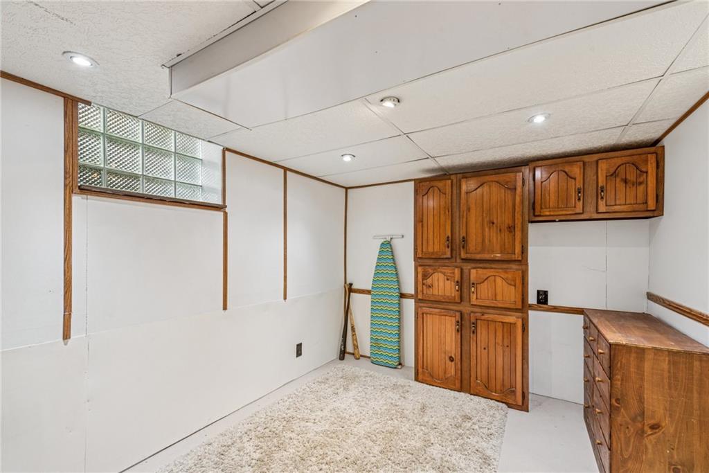 911 Colonial Manor Road Irwin, PA 15642 - Photo 23 of 33 Gallery Image 23