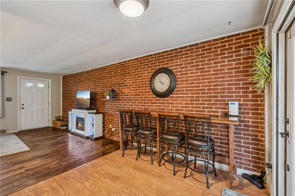 911 Colonial Manor Road Irwin, PA 15642 - Photo 7 of 33 Gallery Image 7