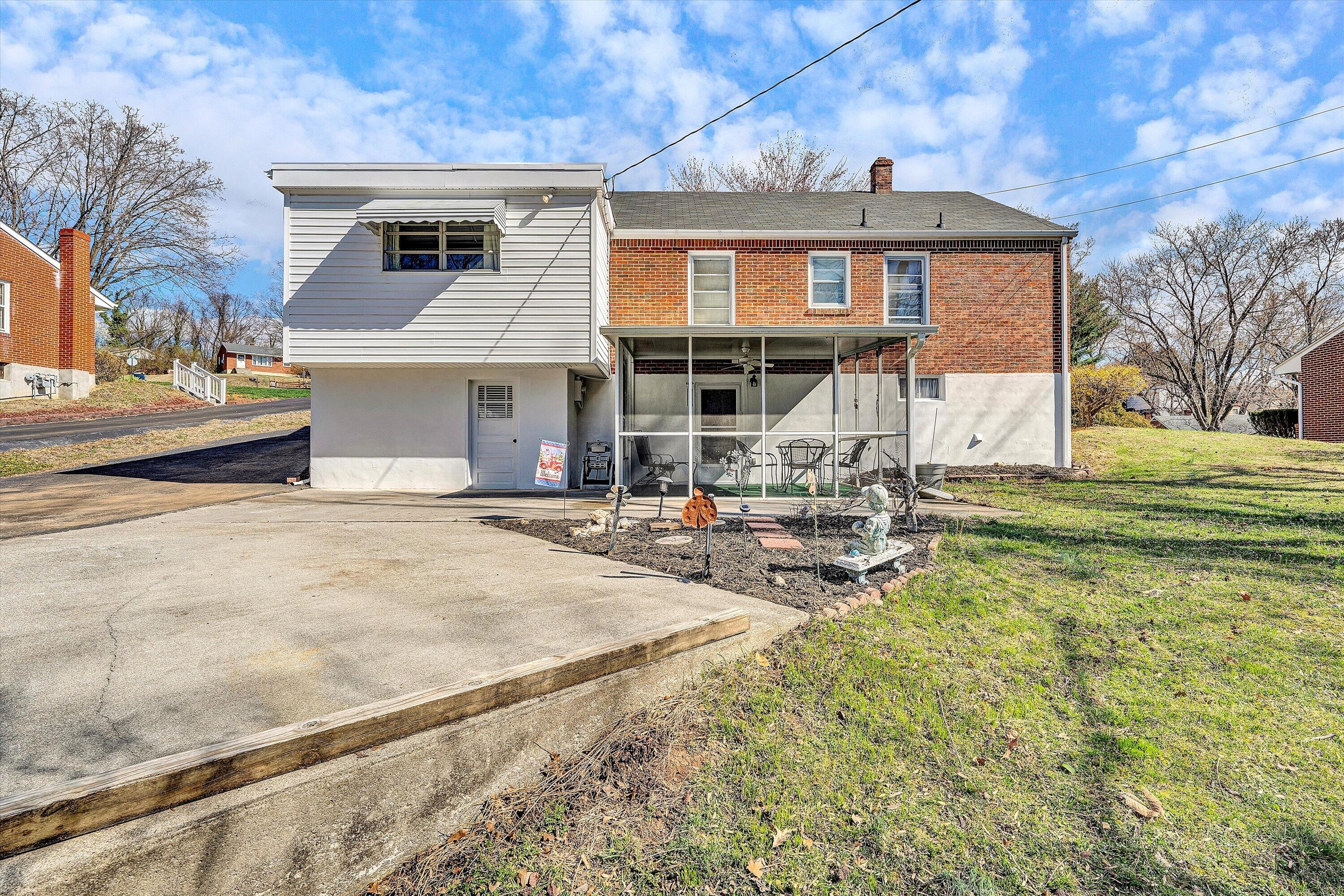 4852 Showalter Road Northwest Roanoke, VA 24017 - Photo 38 of 44 37-SGP-04789