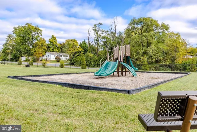 $2,200 | 110 Charing Cross Drive, Stephens City, VA 22655