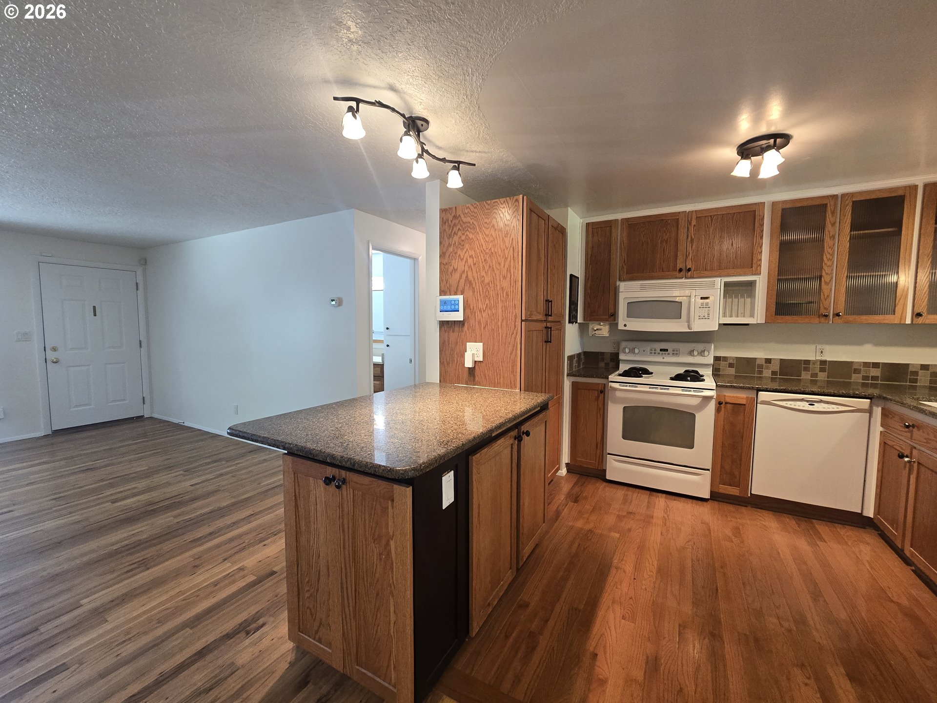 1289 Astor Way Woodburn, OR 97071 - Photo 9 of 34