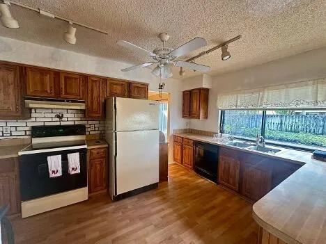 $4,800 | 4914 Acorn Drive, Boca Raton, FL 33487