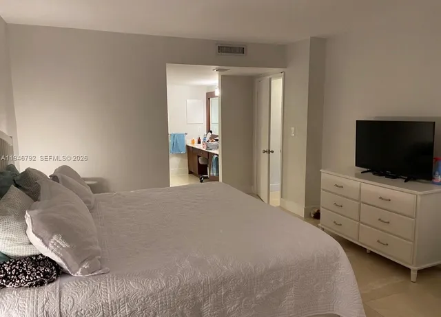 $5,500 | 155 Ocean Ln Drive, Unit 611, Key Biscayne, FL 33149