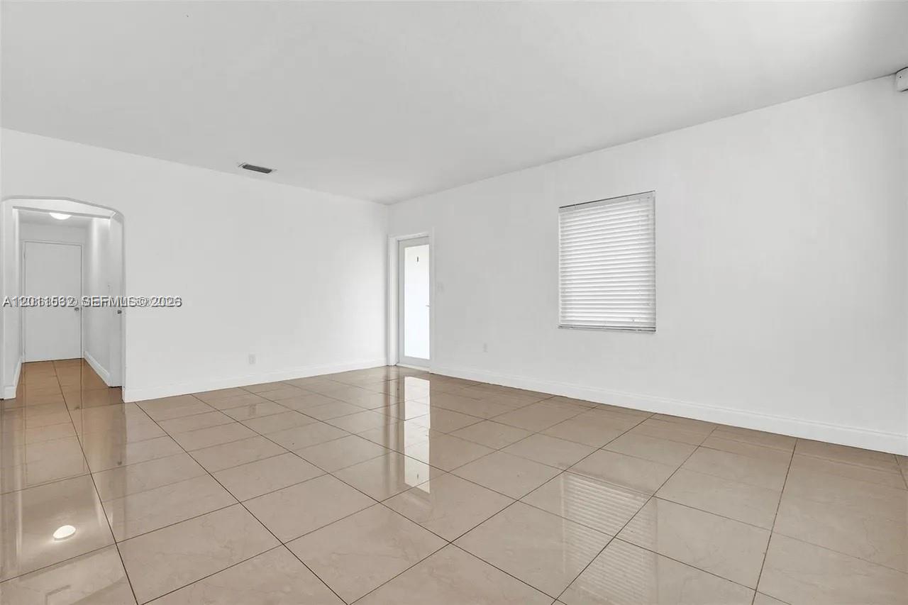 437 Swan Avenue Miami Springs, FL 33166 - Photo 5 of 33