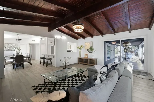 $949,000 | 405 South Clara Street, Santa Ana, CA 92704