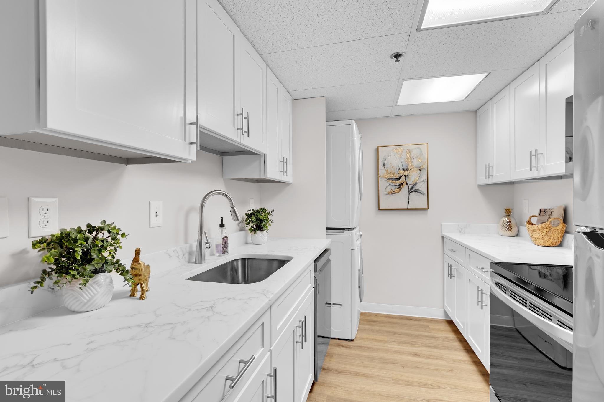 5911 Edsall Road, Unit 904 Alexandria, VA 22304 - Photo 8 of 24 Gallery Image 8