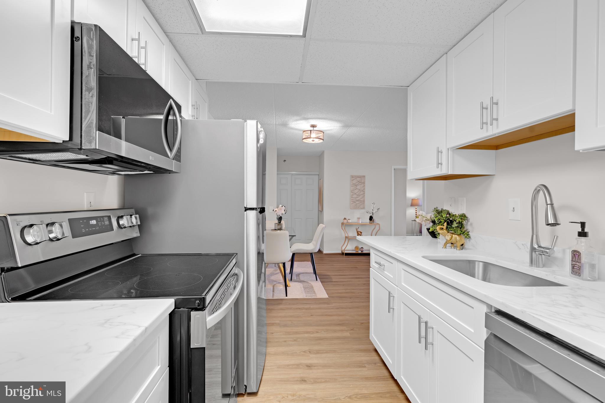 5911 Edsall Road, Unit 904 Alexandria, VA 22304 - Photo 9 of 24 Gallery Image 9