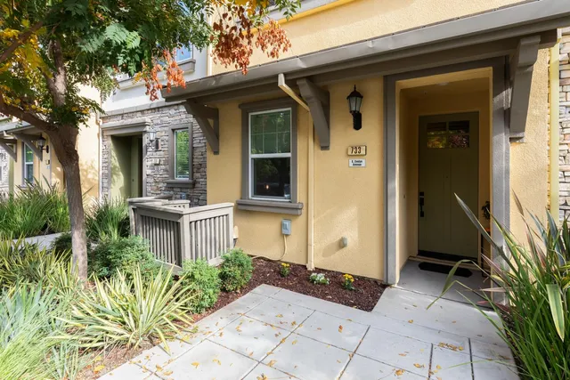 $1,570,000 | 733 East Evelyn Avenue, Sunnyvale, CA 94086
