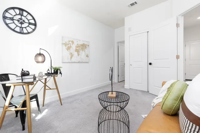 $1,570,000 | 733 East Evelyn Avenue, Sunnyvale, CA 94086