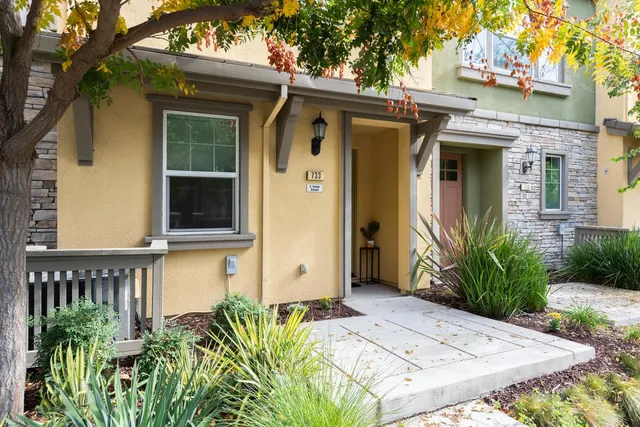 $1,570,000 | 733 East Evelyn Avenue, Sunnyvale, CA 94086