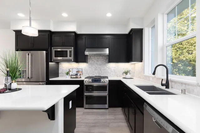 $1,570,000 | 733 East Evelyn Avenue, Sunnyvale, CA 94086