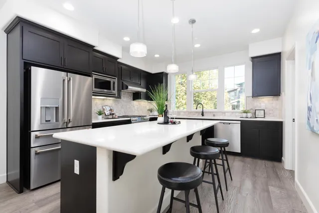 $1,570,000 | 733 East Evelyn Avenue, Sunnyvale, CA 94086