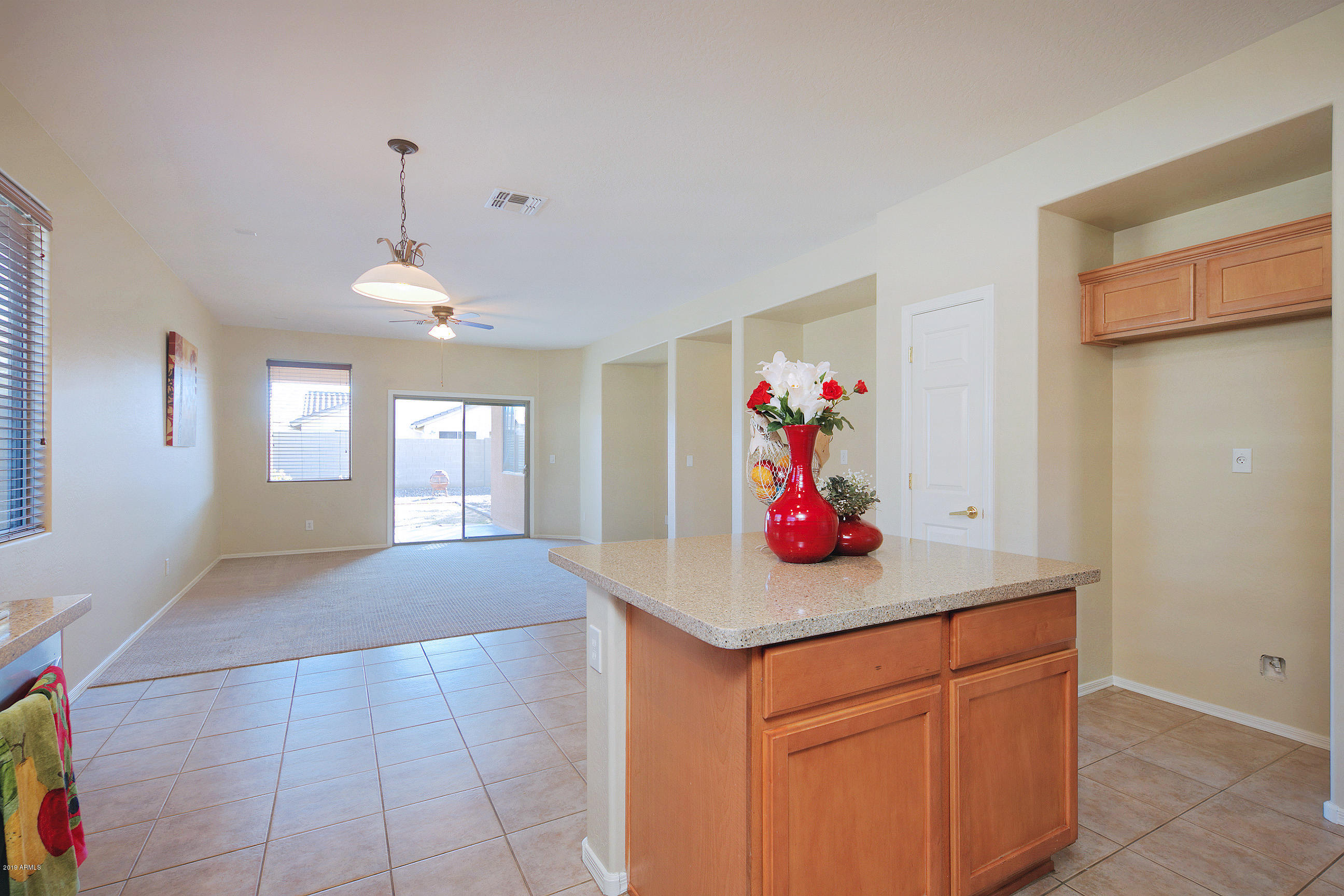 40009 North River Bend Road Anthem, AZ 85086 - Photo 11 of 42 Kitchen/Dining Room