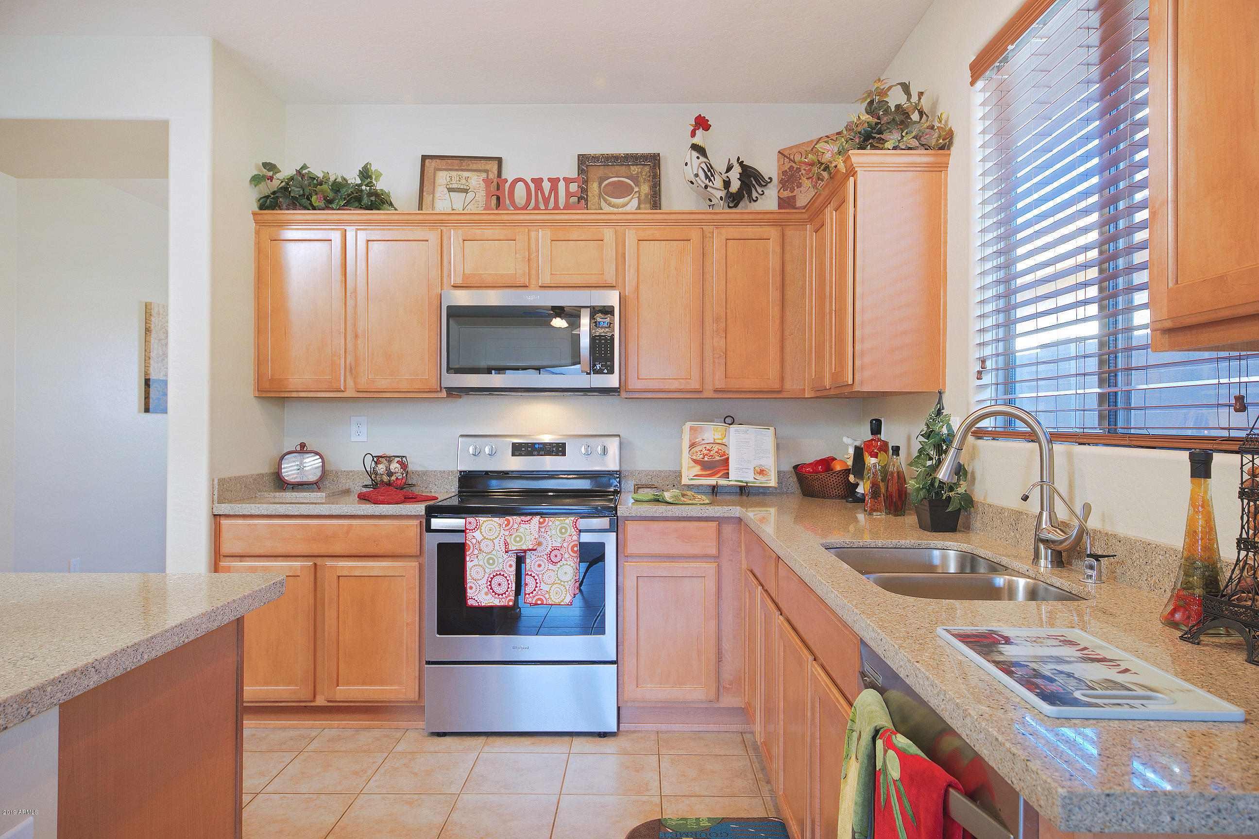 40009 North River Bend Road Anthem, AZ 85086 - Photo 10 of 42 Kitchen