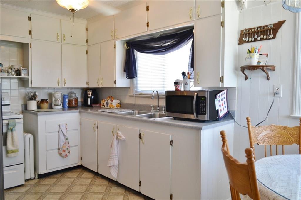 2011 Harshman Boulevard Springfield, OH 45504 - Photo 12 of 42