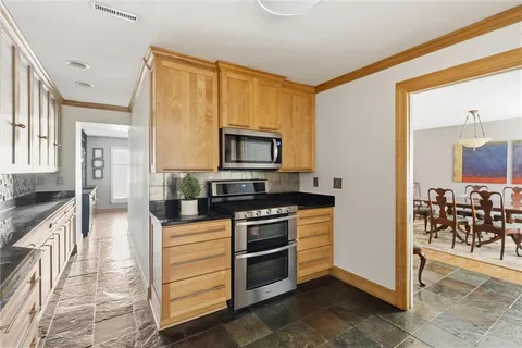 $425,000 | 6216 Ash Street, Mission, KS 66202