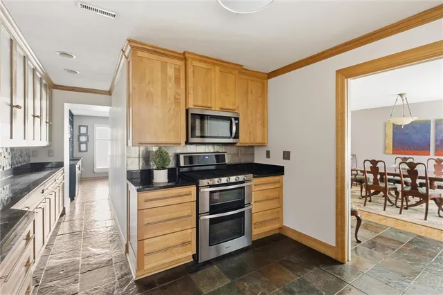 $425,000 | 6216 Ash Street, Mission, KS 66202