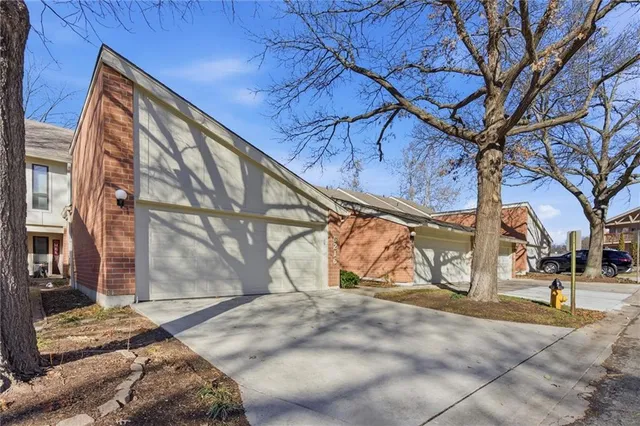 $425,000 | 6216 Ash Street, Mission, KS 66202