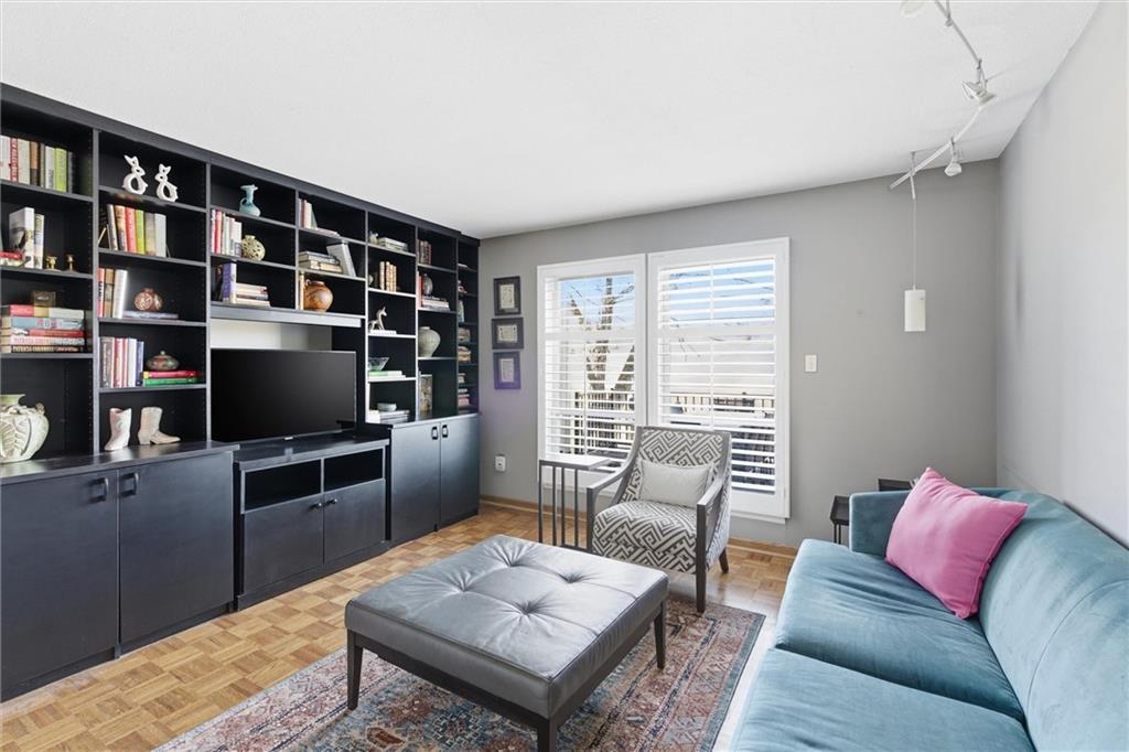 6216 Ash Street Mission, KS 66202 - Photo 9 of 35