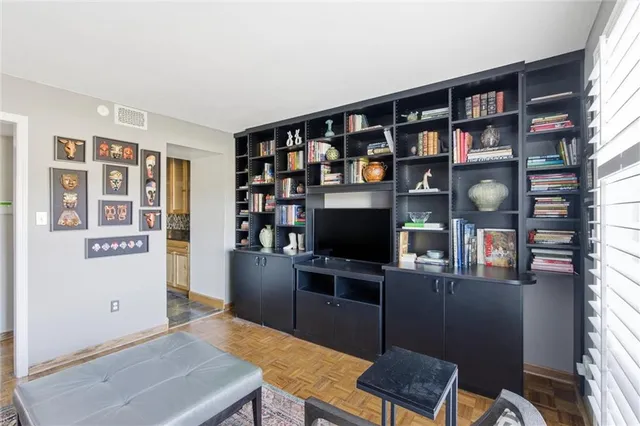 $425,000 | 6216 Ash Street, Mission, KS 66202