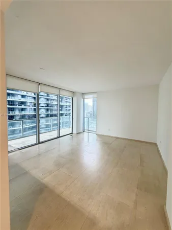 $3,990 | 1050 Brickell Avenue, Unit 2420, Miami, FL 33131