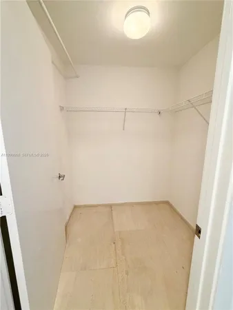 $3,990 | 1050 Brickell Avenue, Unit 2420, Miami, FL 33131