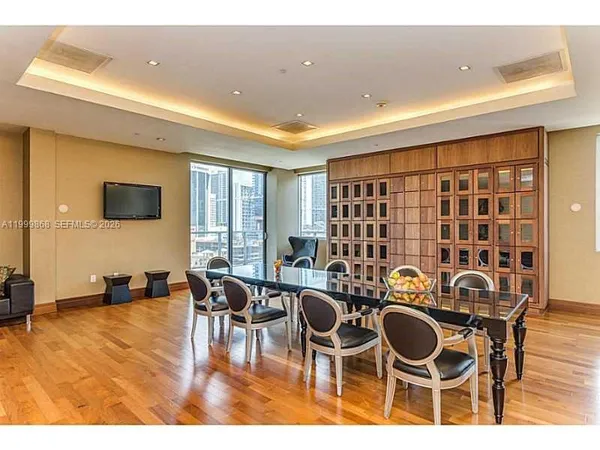 $3,990 | 1050 Brickell Avenue, Unit 2420, Miami, FL 33131