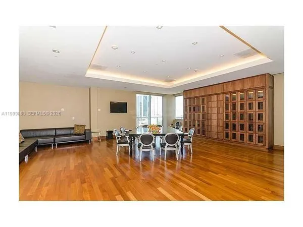 $3,990 | 1050 Brickell Avenue, Unit 2420, Miami, FL 33131
