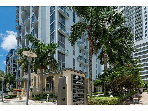 $3,990 | 1050 Brickell Avenue, Unit 2420, Miami, FL 33131