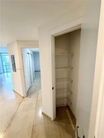 $3,990 | 1050 Brickell Avenue, Unit 2420, Miami, FL 33131