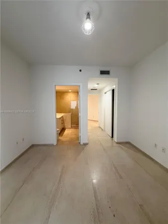 $3,990 | 1050 Brickell Avenue, Unit 2420, Miami, FL 33131