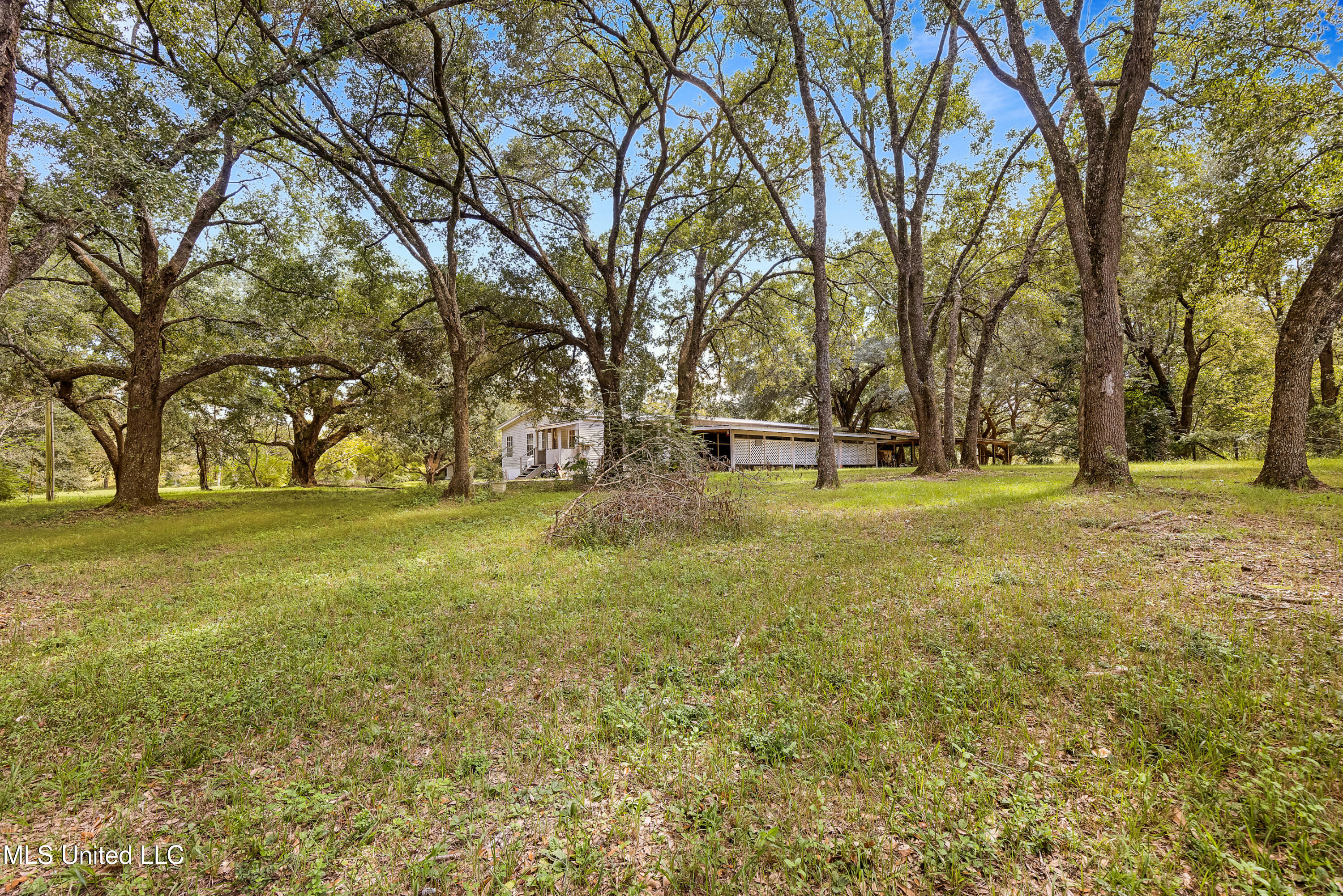 28544 Willie Malley Road Pass Christian, MS 39571 - Photo 31 of 38 28544WillieMayRd-15