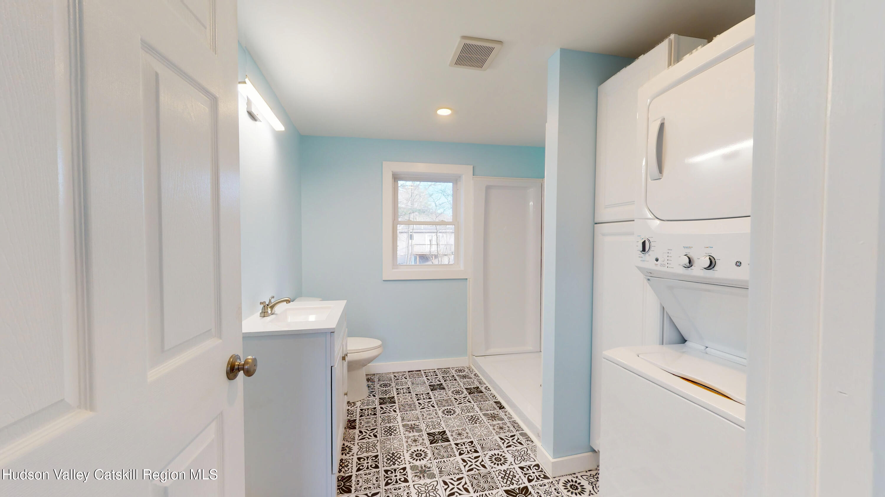 79 Highway 145 Cairo, NY 12413 - Photo 16 of 23 a bathroom with a bathtub and a toilet