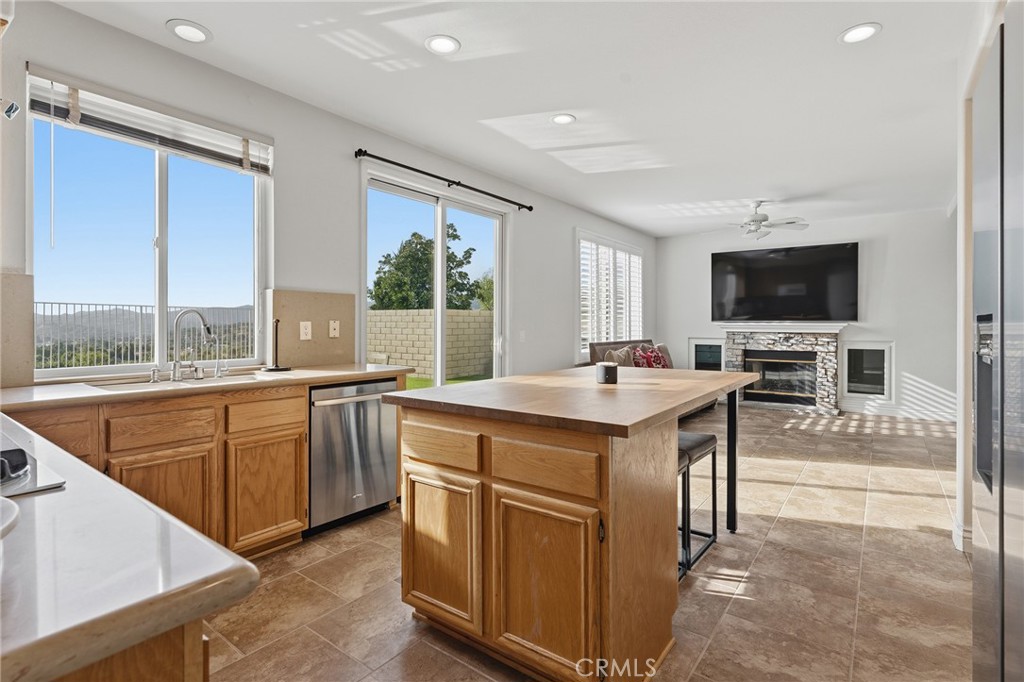 26056 O'Hara Lane Stevenson Ranch, CA 91381 - Photo 9 of 43