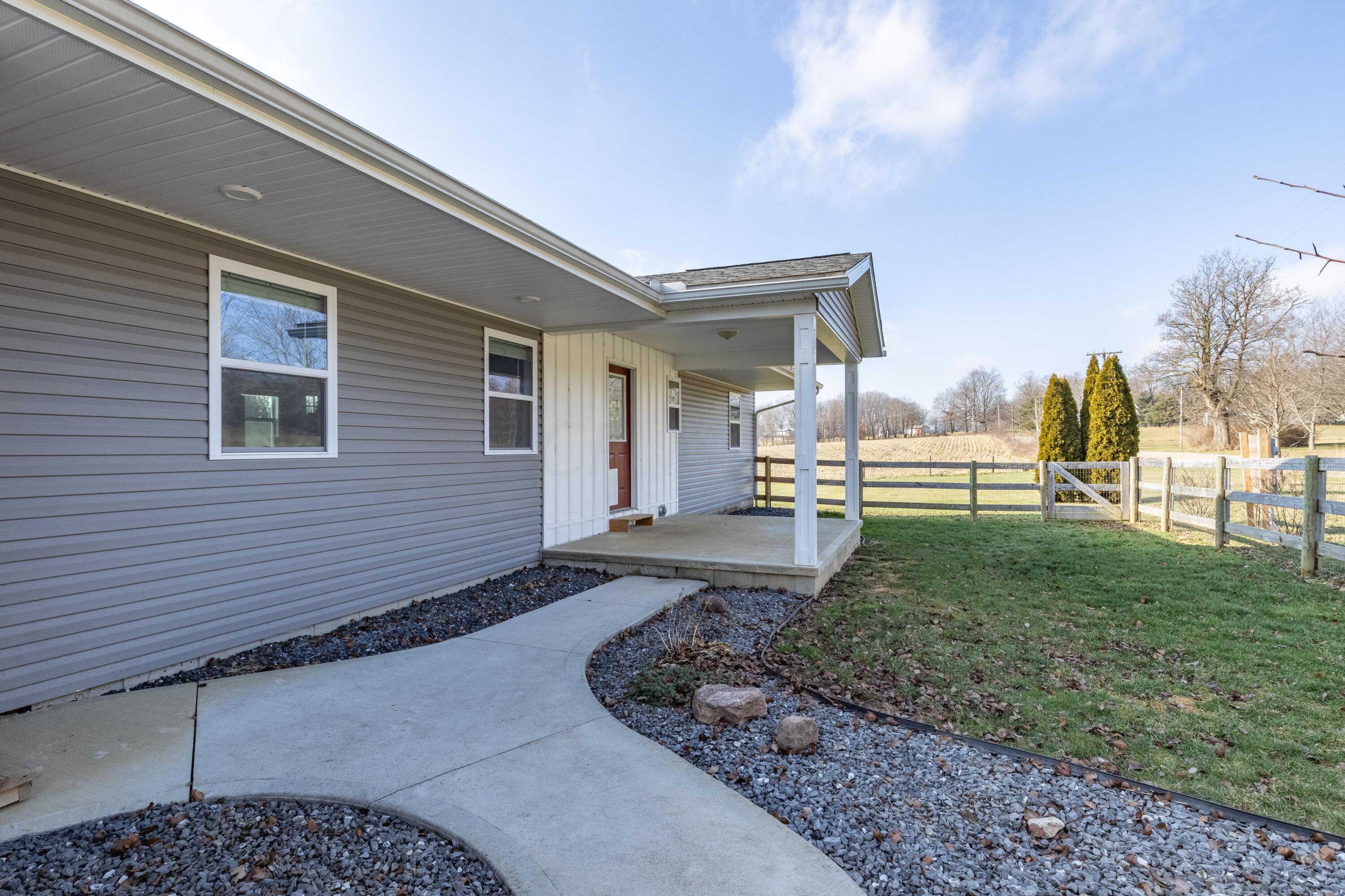 2262 Hoss Road Utica, OH 43080 - Photo 3 of 37 .