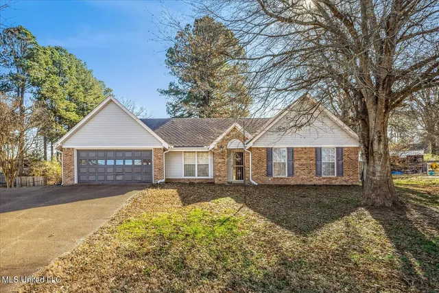 $345,000 | 4609 Big Horn Drive North, Nesbit, MS 38651