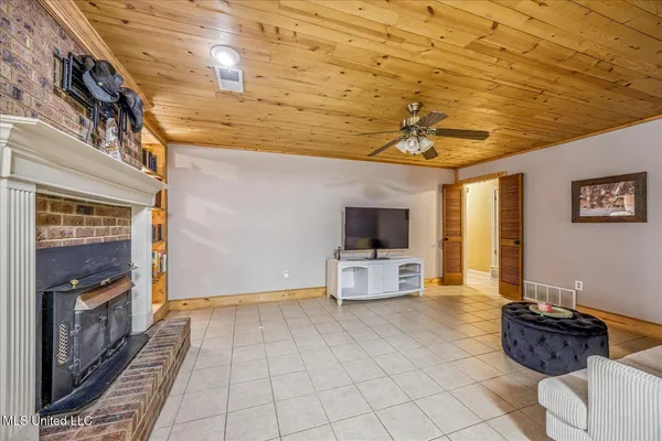 $315,000 | 4609 Big Horn Drive North, Nesbit, MS 38651