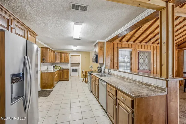 $315,000 | 4609 Big Horn Drive North, Nesbit, MS 38651