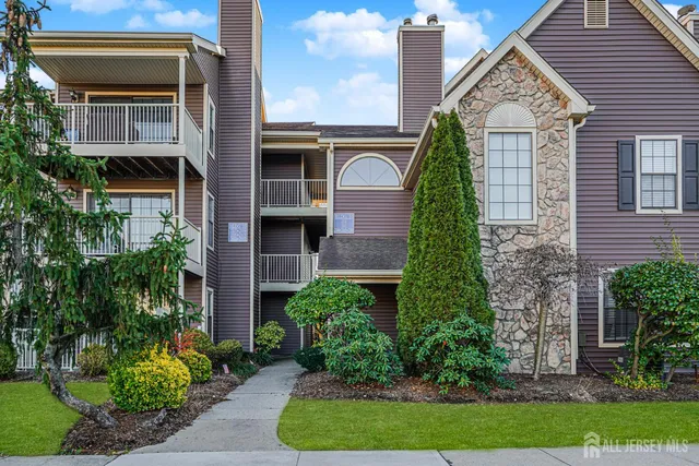 $1,900 | 212 Blew Court, East Brunswick, NJ 08816