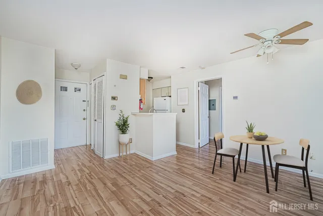 $1,900 | 212 Blew Court, East Brunswick, NJ 08816