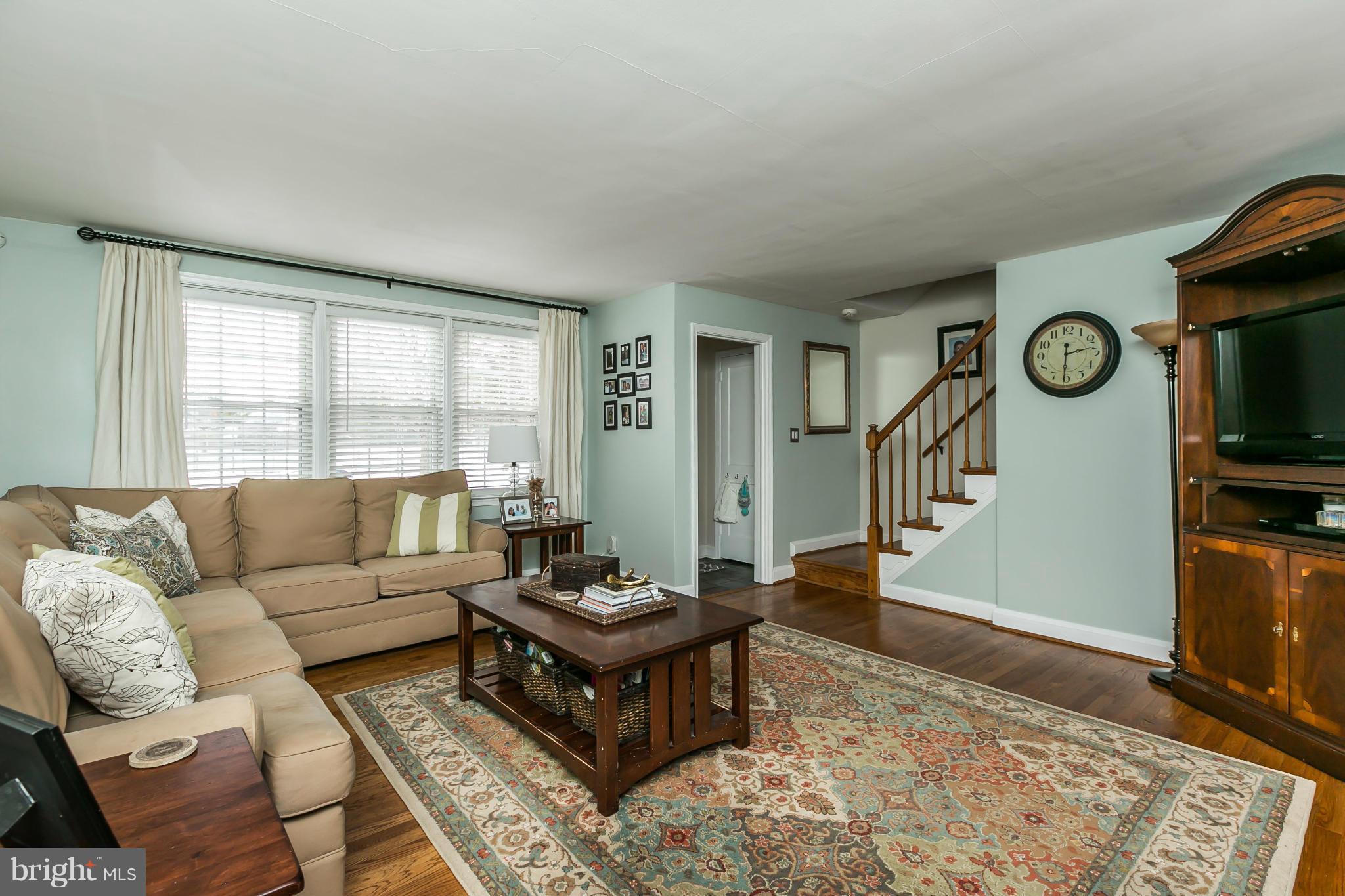 8135 Barksdale Road Baltimore, MD 21286 - Photo 2 of 26 Living Room