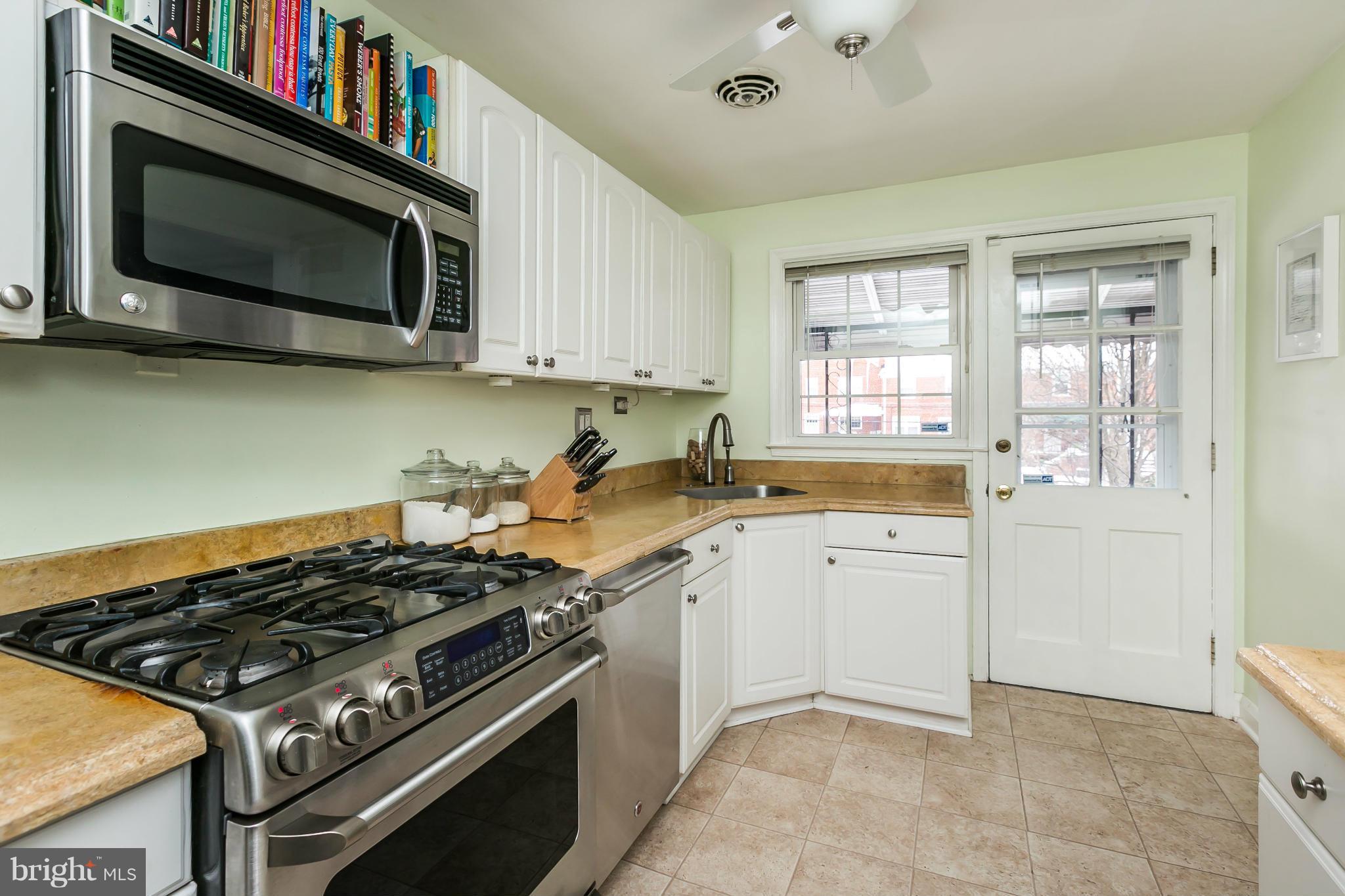 8135 Barksdale Road Baltimore, MD 21286 - Photo 7 of 26 Kitchen