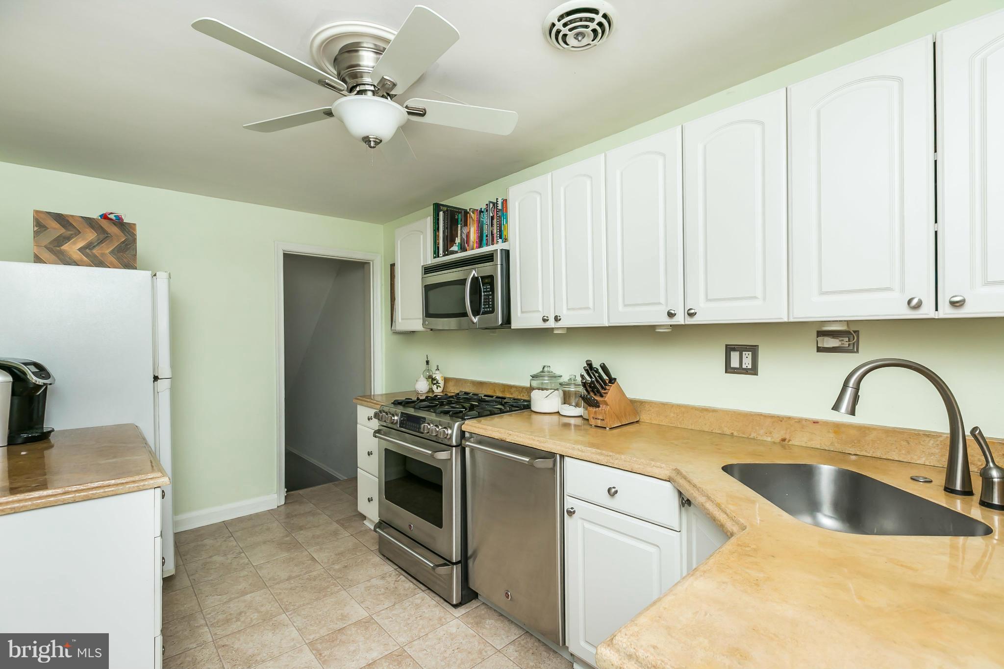 8135 Barksdale Road Baltimore, MD 21286 - Photo 8 of 26 Kitchen