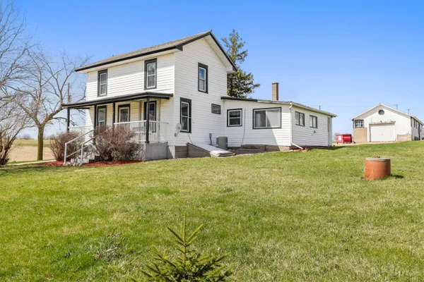 $349,900 | 18442 West County Road, Evansville, WI 53536